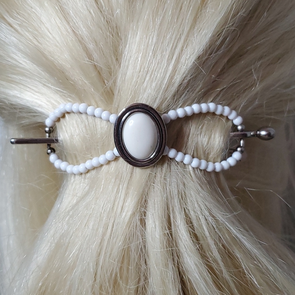 Retired LillaRose White Flexi Clip